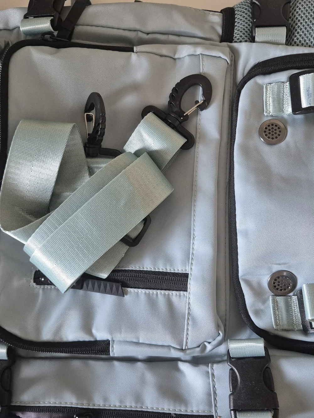 TravelMax Bag Light Gray Backpack - Durable Waterproof
